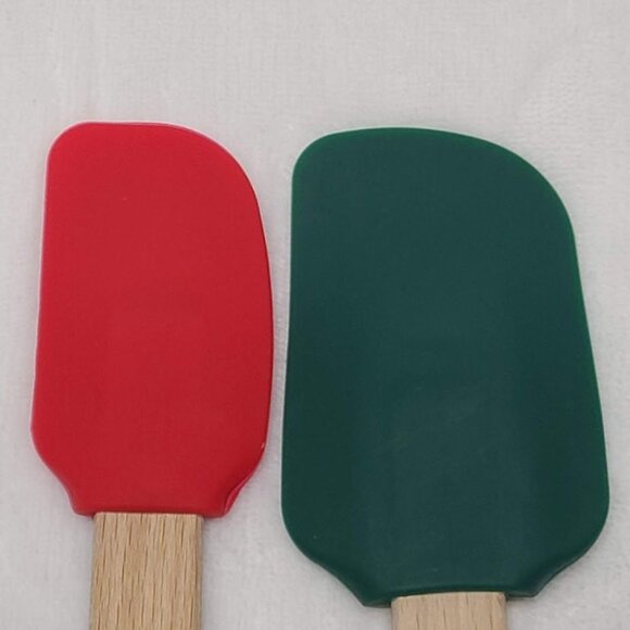 Disney Christmas Silicone Spatula Set Of 2 Mickey Mouse Wooden Handles - Picture 8 of 9
